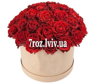 Незвичайні троянди в коробці