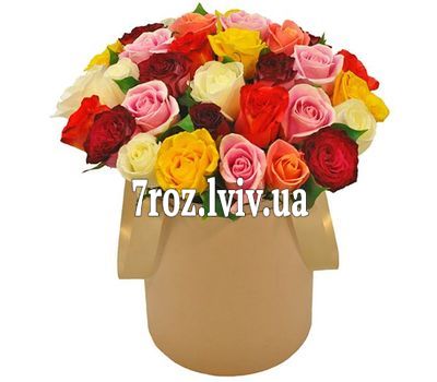 Яскрава коробка з троянд