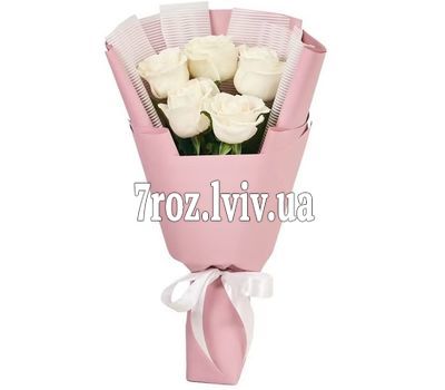 Букет із 5 білих троянд