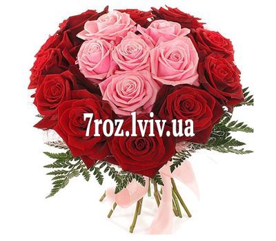 Букет квітів із червоних і рожевих троянд