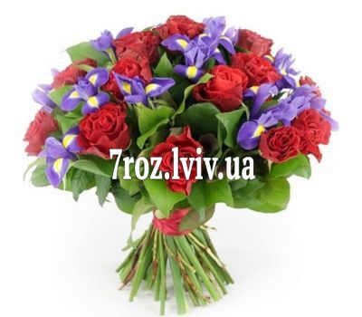 Букет из 15 роз и 10 ирисов