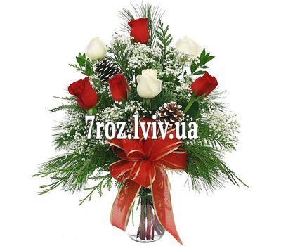 Зимовий букет квітів із троянд і ялиці