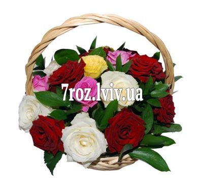 Кошик із 17 троянд