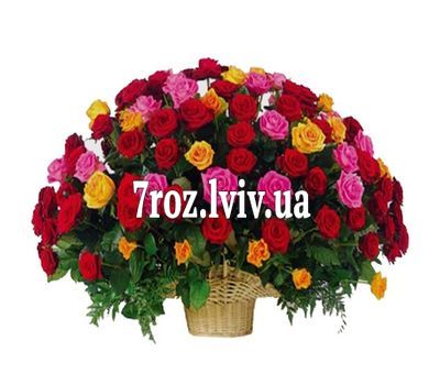 Кошик із 101 різнобарвною троянди