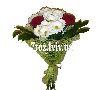 Букет із 3 троянд і 4 хризантем